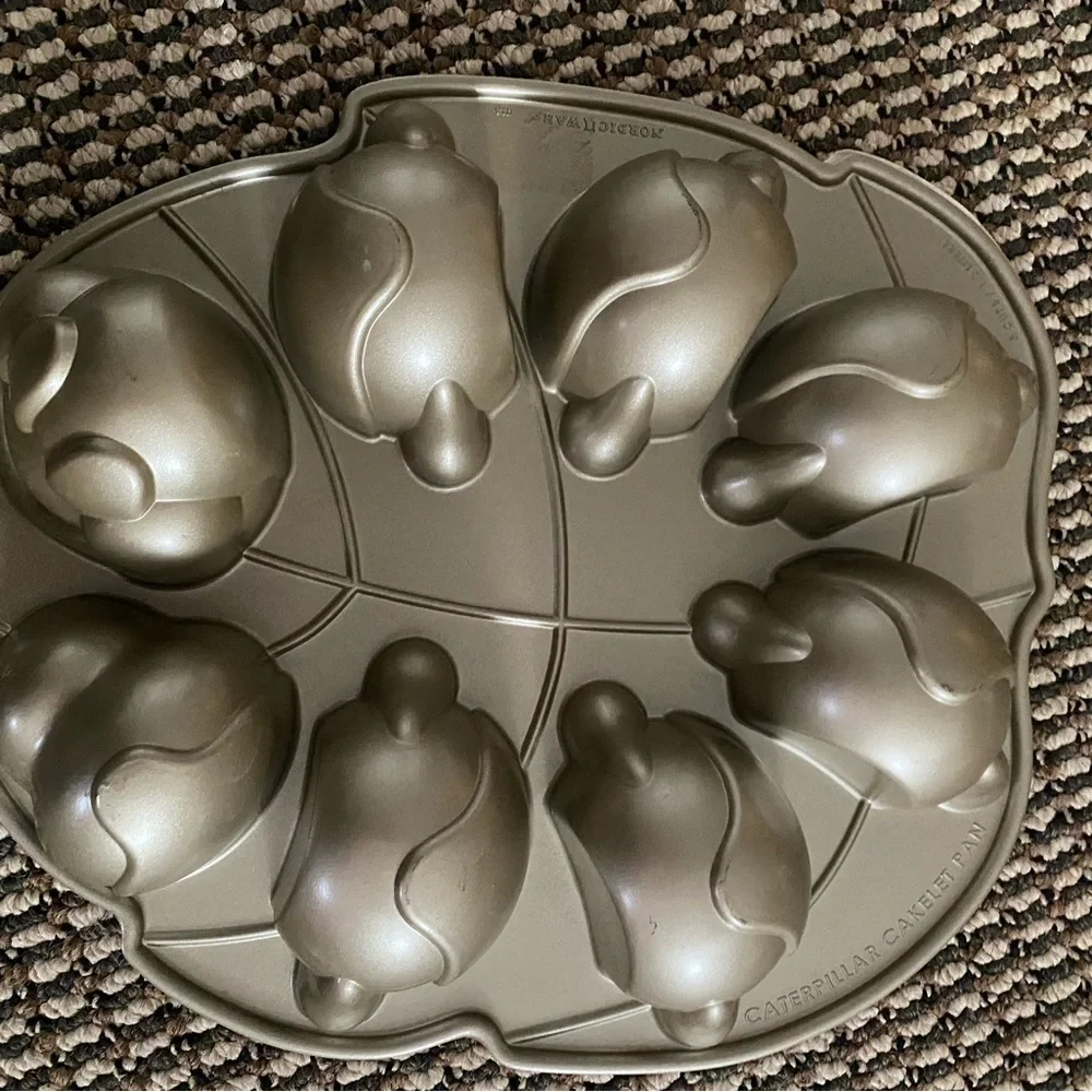 Williams Sonoma Caterpillar Cakelet Pan - Multicolor